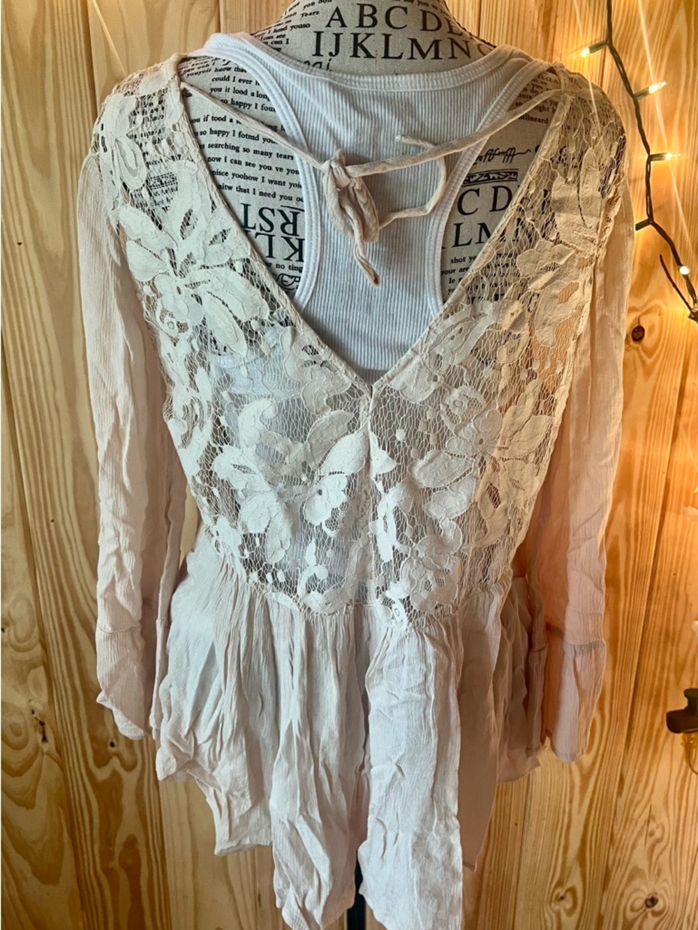 🦅🌺American Eagle Outfitters Cream Lace-Yoke Bell Sleeve Tunic🌺🦅 - Picture 7 of 12